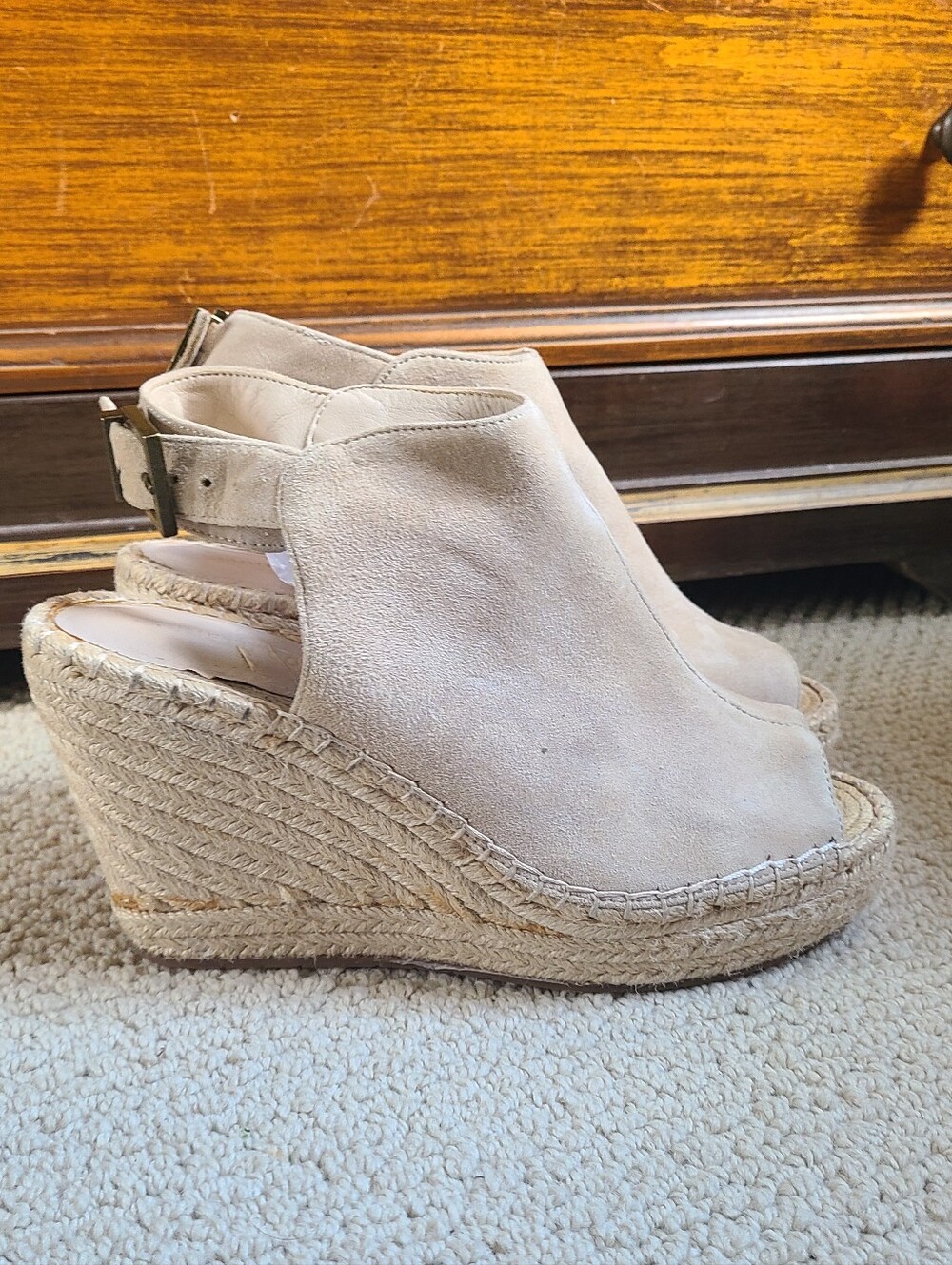 Kenneth Cole Suede Olivia Wedge in Nude Size 8.5